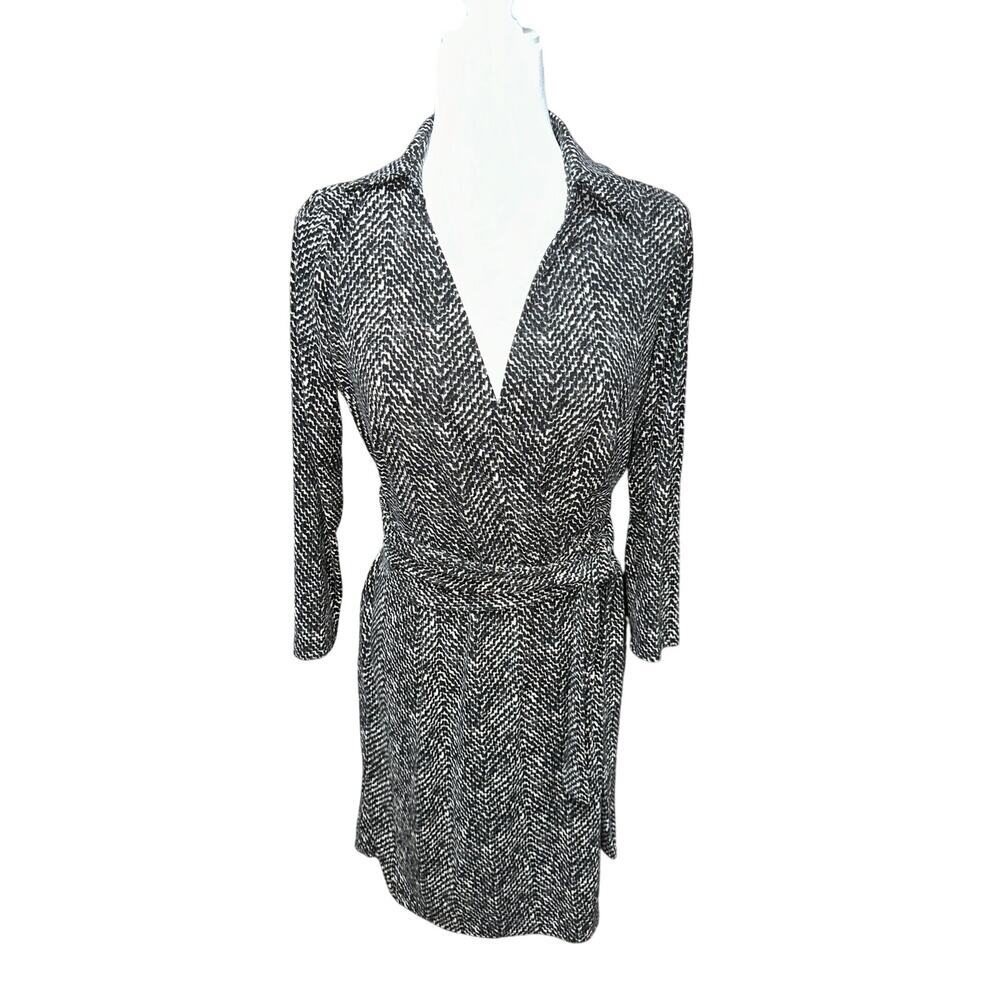 Ann Taylor Dress Surplice Collared Stretch Black Cream 8 Career Office Travel